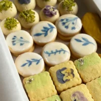 The Spice Palette | Saffron & Cardamom Floral Shortbread The Spice Palette | Saffron & Cardamom Floral Shortbread