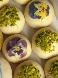 The Spice Palette | Saffron & Cardamom Floral Shortbread The Spice Palette | Saffron & Cardamom Floral Shortbread
