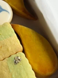 The Spice Palette | Saffron & Cardamom Floral Shortbread The Spice Palette | Saffron & Cardamom Floral Shortbread