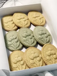 Tulip Harmony Box Matcha Saffron Cookies
